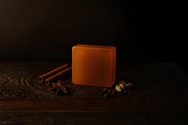 Natural Glycerin and Spice Oils Come Together for Balanced, Calm Skin